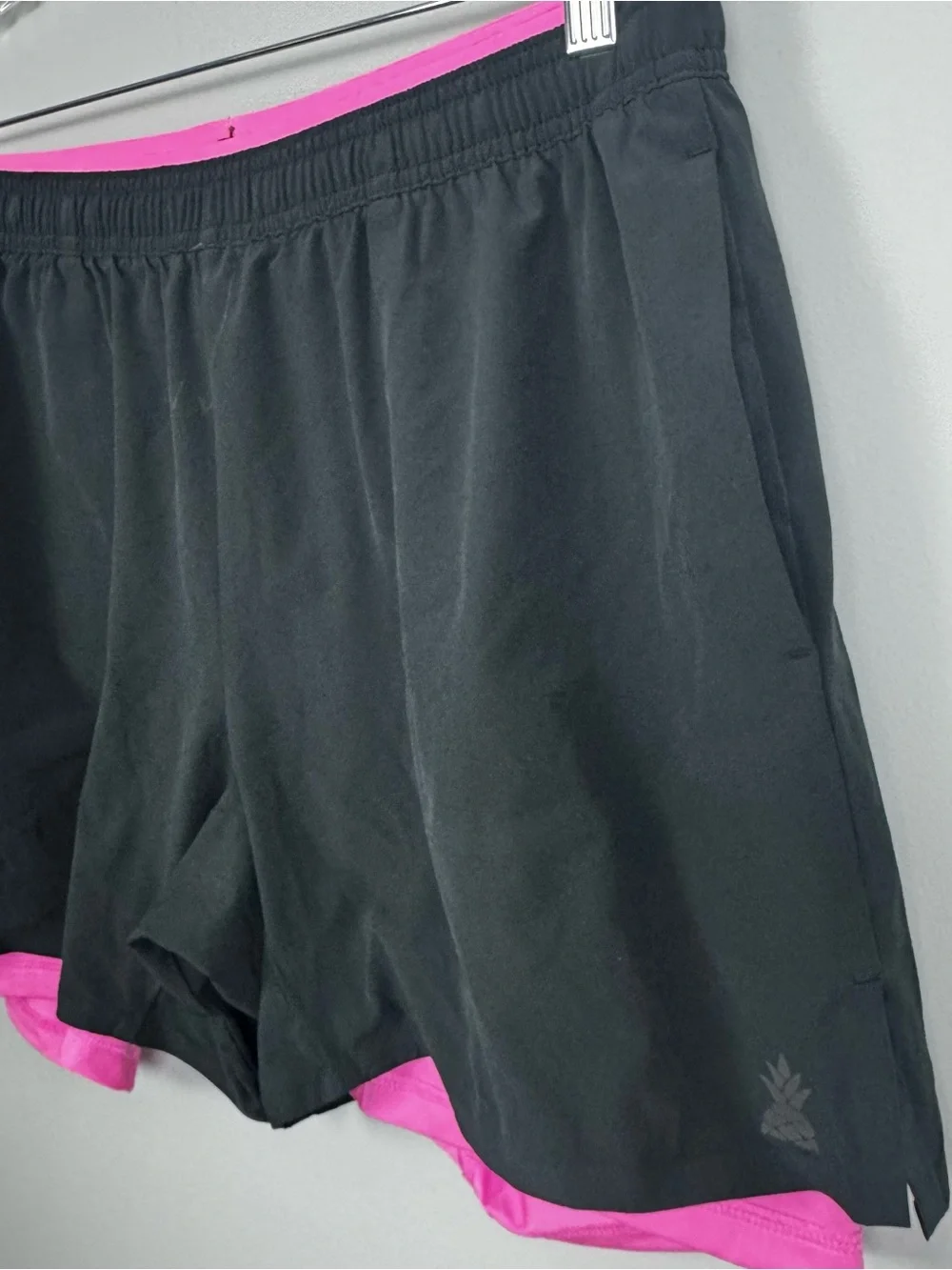CHUBBIES | The Capes Black & Hot Pink Ultimate Performance Shorts Men’s Size L